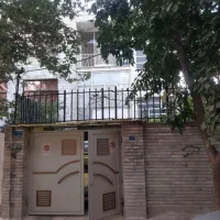 خانه-ویلایی-سه-طبقه-دربست