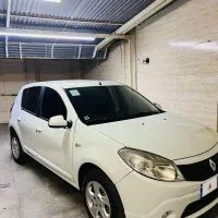 رنو ساندرو اتوماتیک سفید ۹۶