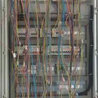 استخدام شاگرد برقکار