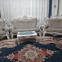 فروش فوری مبل کلاسیک ۷نفره ومیز نهارخوری ۶ نفره