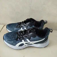 کفش کتانی ۴۴