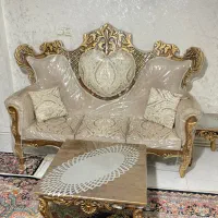 مبل ۷ نفره کلاسیک با جلومبلی سالم و درحدنوکاورشده