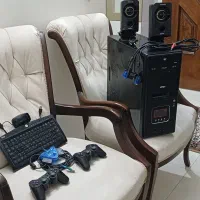 سیستم به همراه 2 باند و موس و کیبورد  و 2 دسته