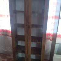 کتابخانه و ویترین