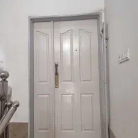 درب ورودی ساختمان