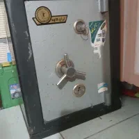 گاوصندوق در حد نو