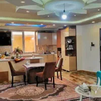 ویلای شیک با حیاطی دلباز در دو طبقه مجزا