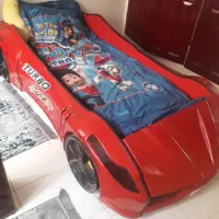 تخت نوجوان صحیح و سالم