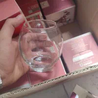 تعدادی تنگ و ظرف مناسب تراریوم