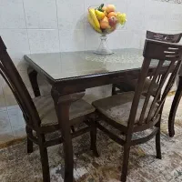 میزناهار خوری ۳صندلی به قیمت حراج به دلیل جابجایی