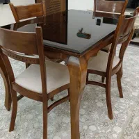 میز ناهارخوری چهارنفره