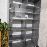 ویترین شیشه ای