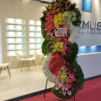 تاجگل نمایشگاهی افتتاحیه تاج دسته گل