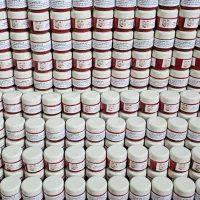 کرم سفید کنندهصورت (جادویی)۸ کاره|آرایشی، بهداشتی، درمانی|کنارک, |دیوار