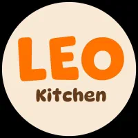 نیرو نیمه وقت برای فست فود سالاد زن و ساندویچ