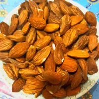 مغز بادام کاغذی شیرین