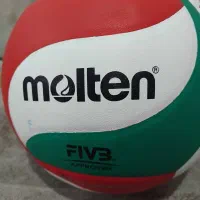 توپ والیبال اصل ۴تا دونه ای دو میلیون تومن