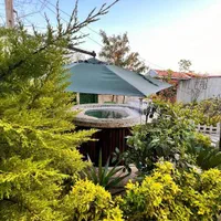 دوخوابه لاکچری با جکوزی سنگی هشت نفره|اجارهٔ کوتاهمدت ویلا و باغ|بندر انزلی, شانگهای پرده|دیوار