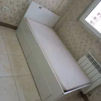 تخت خواب و دراور و آینه