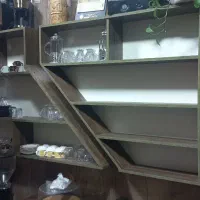 پیشخوان و ویترین کافه