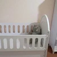 تخت وکمد کودک