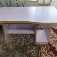 میز تحریر و کامپیوتر سالم