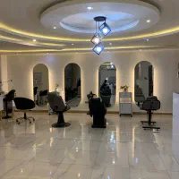 اجاره صندلی و میز ناخن در سالن زیبایی|خدمات آرایشگری و زیبایی|رشت, جهاد|دیوار