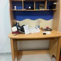 میز تحریر و کار محکم