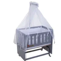 گهواره کنار مادر