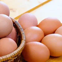 تخم مرغ محلی روز