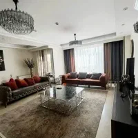 97 متر آپارتمان/ خوش چیدمان/ سالن پرده خور