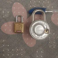 ۲تاقفل رمزی قدیمی با ۸تا وزنه قدیمی مثقالی طلا کِش|کلکسیون اشیاء عتیقه|قزوین, |دیوار