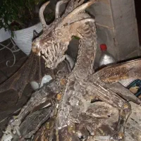 مجسمه ی هنری کار دست با قطعات ضایعات