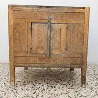 فروش گنجه قدیمی چوبی متعلق به سال ۱۳۲۰