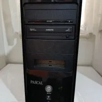 کامپیوتر رومیزی کامل ، با 4 گیگ رم و هارد 500