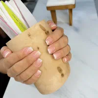خدمات تخصصی ناخن