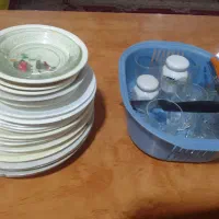 مقداری ظروف کارکرده
