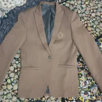 دو عدد کُت تک|لباس|زابل, |دیوار