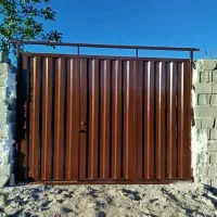 ۲۲۰مترباغ و باغچه زمین سند تک برگ مجزا کنار جاده