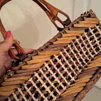 کیف|کیف، کفش، کمربند|رشت, منظریه|دیوار