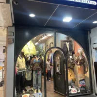 به یک فروشنده ساده و موجه اقا نیازمندیم