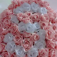 گل روبانی صورتی با اول اسم S و باکس  قرمز