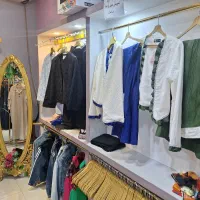 واگذاری پوشاکی فعال بدلیل جابجایی|اجارهٔ مغازه و غرفه|جم, |دیوار