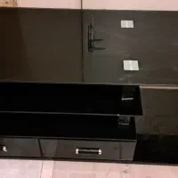 میز زیر تلویزیون