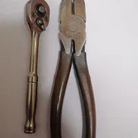 انبردست و آچار جغجغه