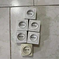 پریز روکار