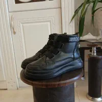 بوت مشکی ، کفش