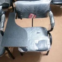 صندلی دانشجویی