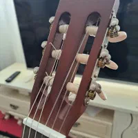 yamaha c40  گیتار|گیتار، بیس، امپلیفایر|میانه, |دیوار