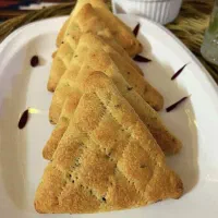 نیازمند نیرو (مرد) برای کلوچه پزی